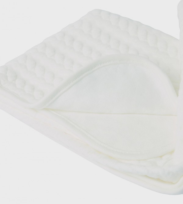BABIES & MORE  Baby Essentials - White Blankets, Quilts & Wraps