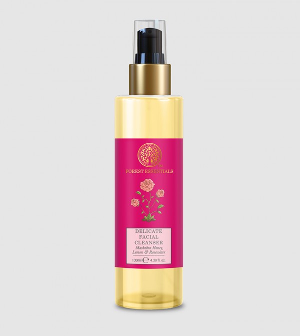 فوريست إيسينشالز  منظفات البشرة والمقشرات - شفاف  FACEWASH