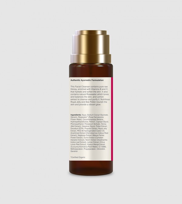 فوريست إيسينشالز  منظفات البشرة والمقشرات - شفاف  FACEWASH