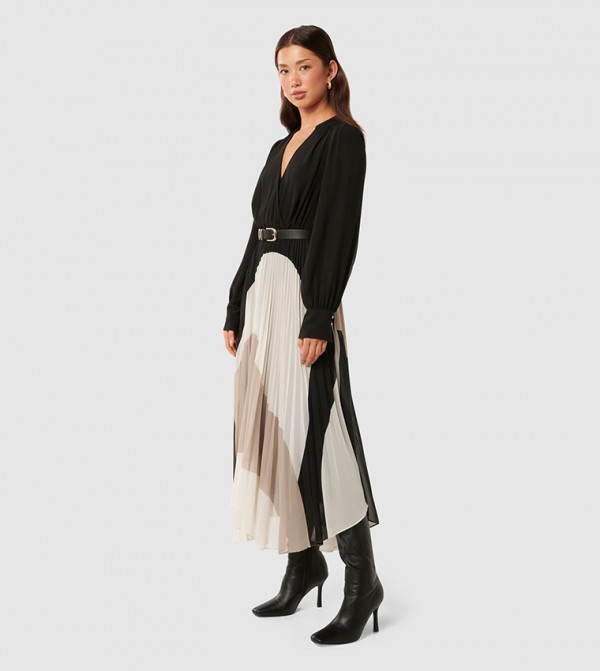 Forever New Forever New - Black Casual Dresses