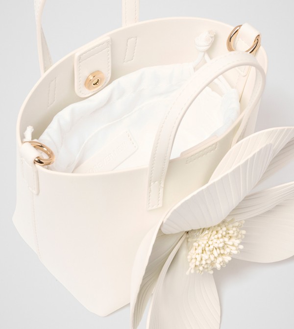 Forever New  - White Shoulder bags
