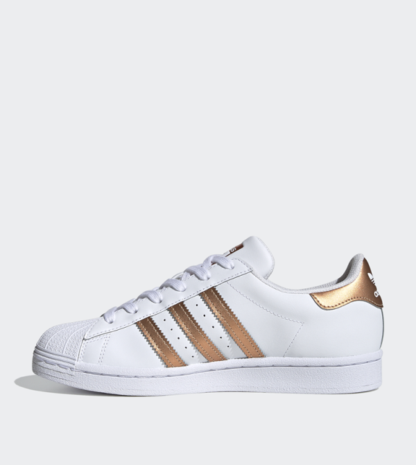 اديداس  - أبيض أحذية برقبة منخفضة 