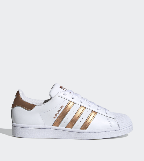 اديداس  - أبيض أحذية برقبة منخفضة 