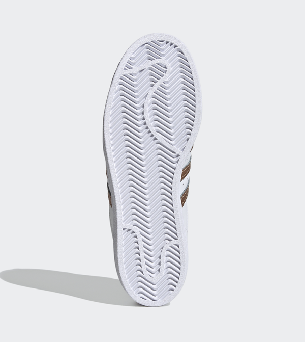 اديداس  - أبيض أحذية برقبة منخفضة 