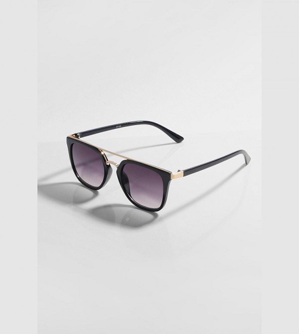 boohoo  Sunglasses - Black undefined
