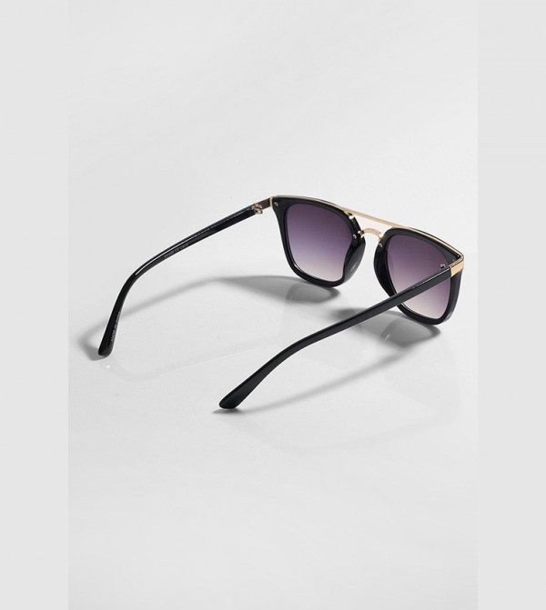 boohoo  Sunglasses - Black undefined