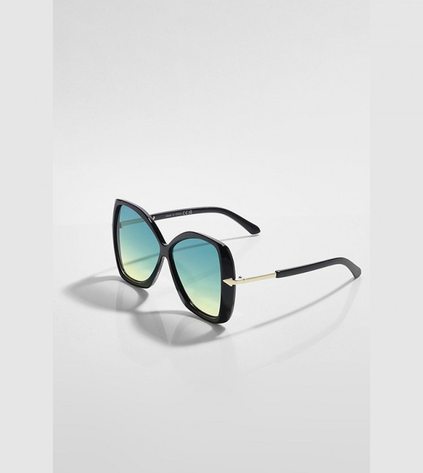 boohoo  Sunglasses - Black undefined