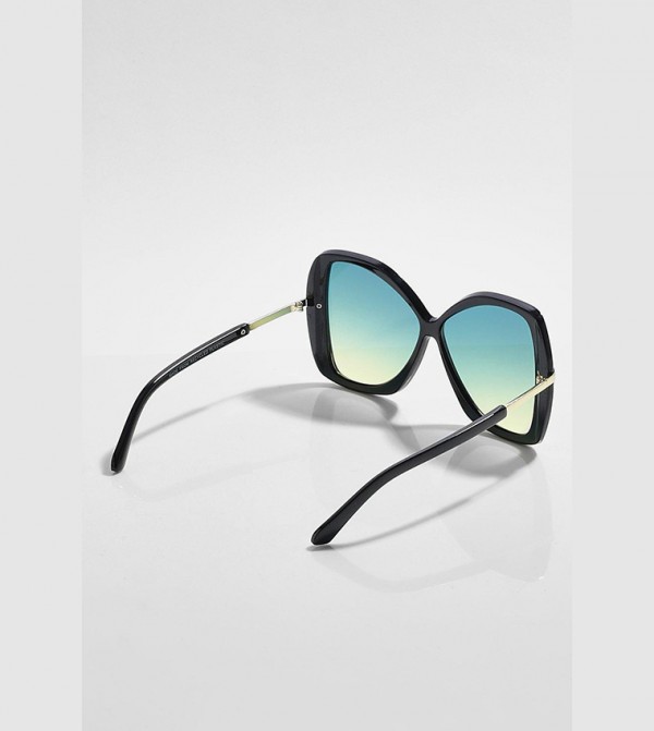 boohoo  Sunglasses - Black undefined