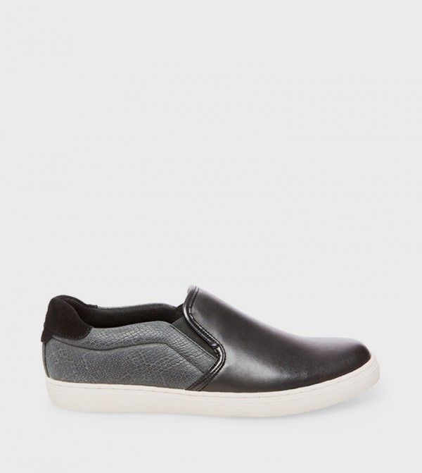 Steve Madden  - Black Casual Slip-ons