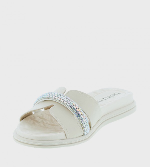 بيرا ريو بيرا ريو - أوف وايت  Flat Sandals