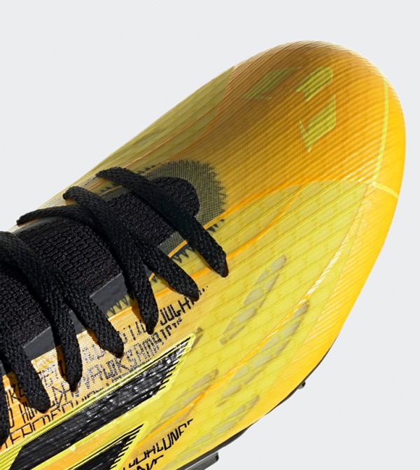 اديداس أحذية كرة قدم - أسود كرة القدم