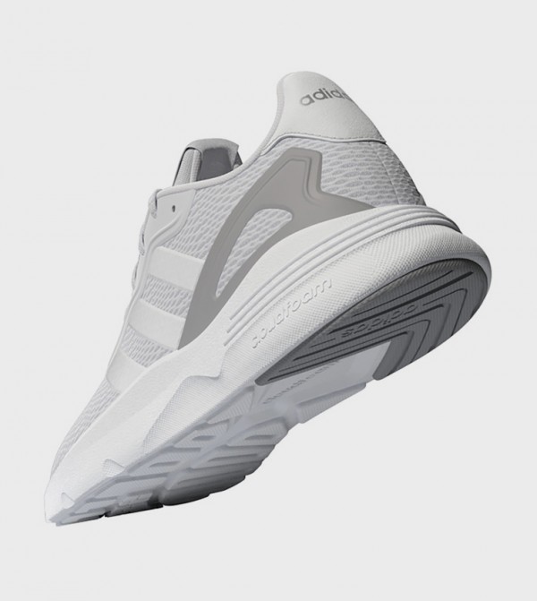 اديداس اديداس - رمادي أحذية برقبة منخفضة 