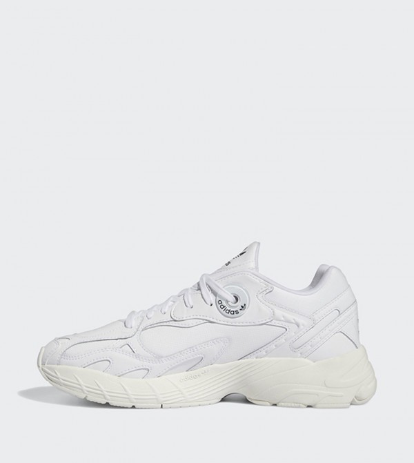 اديداس الرياضة   - أبيض أحذية الجري