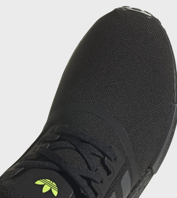 اديداس اديداس - أسود أحذية برقبة منخفضة