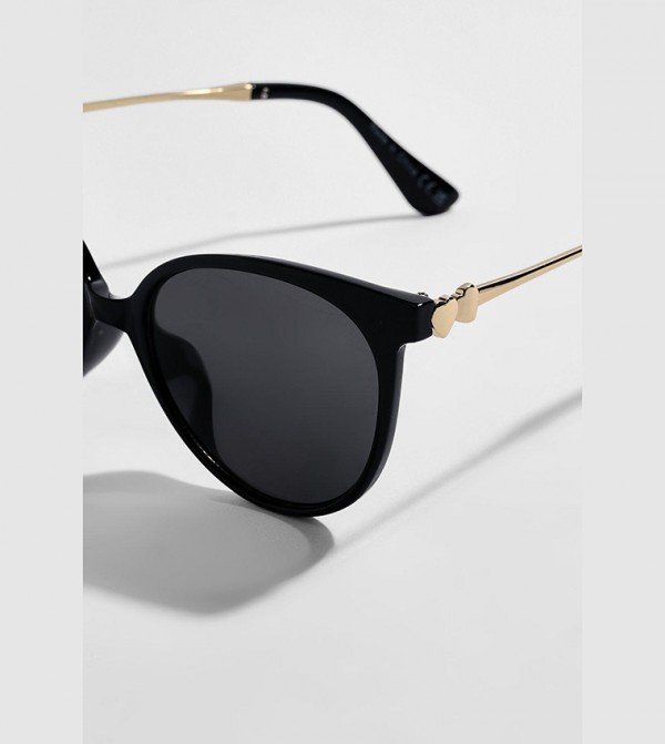 boohoo  Sunglasses - Black undefined