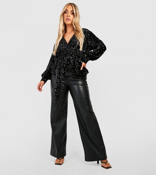 boohoo  Plus Size - Black Tops & T-shirts