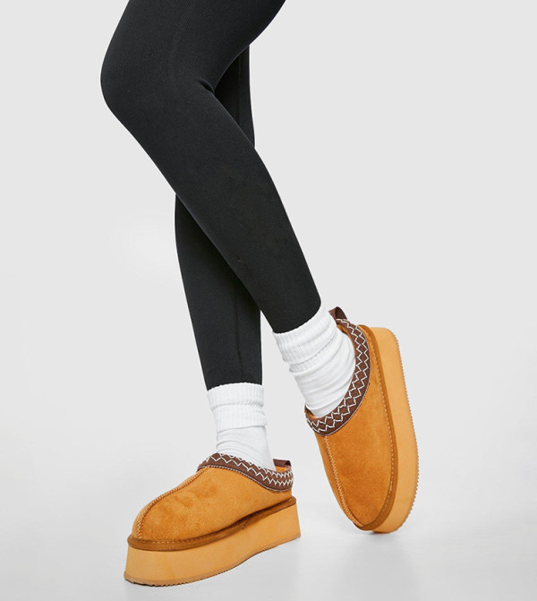 بوهو بوهو - بني  صنادل