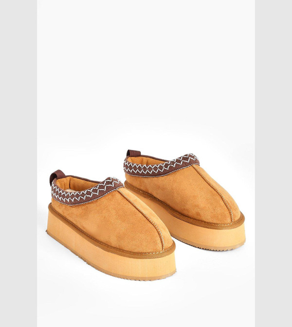 بوهو بوهو - بني  صنادل