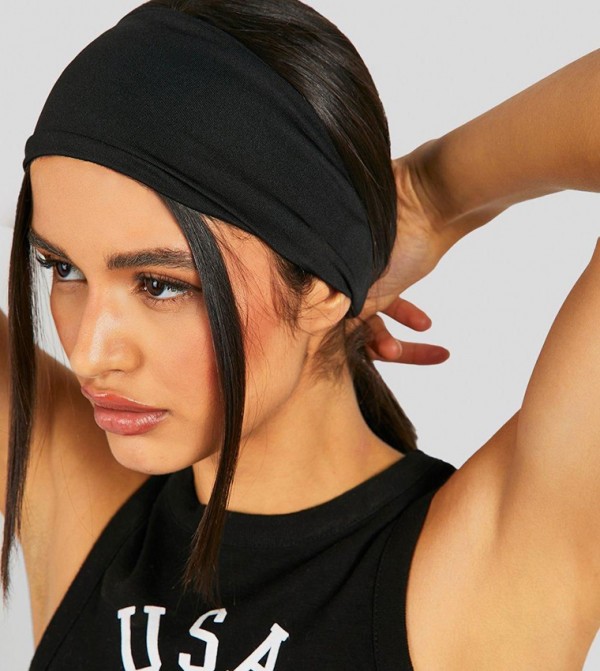 boohoo  Caps & Hats - Black Sleeveless Tops