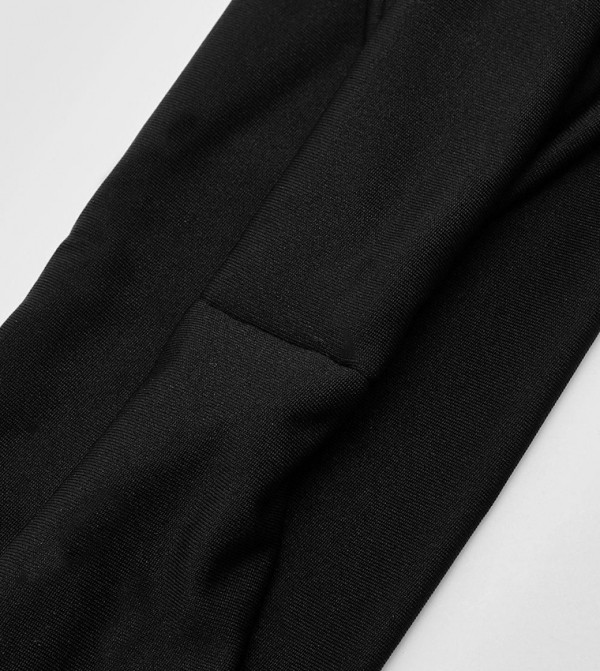 boohoo  Caps & Hats - Black Sleeveless Tops