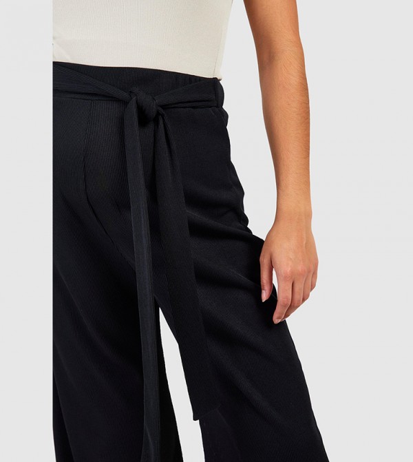 boohoo  Maternity Clothing - Black Pants & Leggings