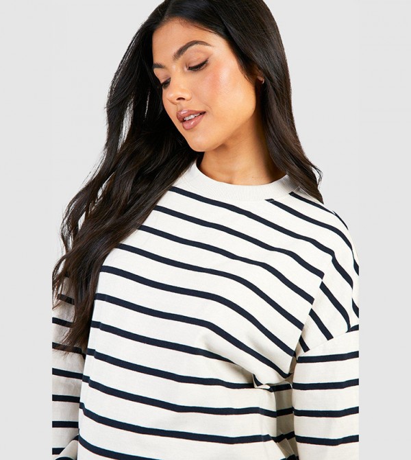 boohoo  Maternity Clothing - Black Tops & T-shirts