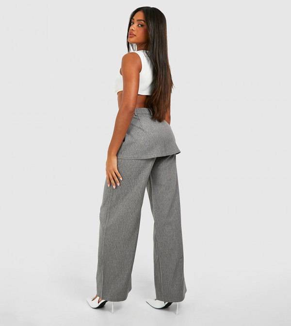 boohoo  Clothing - Grey Regular Pants