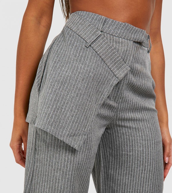 boohoo  Clothing - Grey Regular Pants