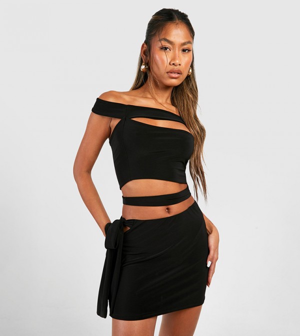 boohoo  - Black Mini Skirts