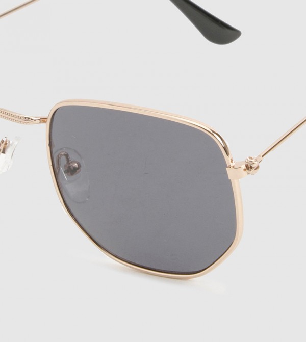 boohoo  Sunglasses - Gold undefined