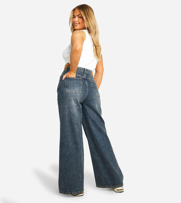 boohoo - Outlet  Clothing - Blue Jeans