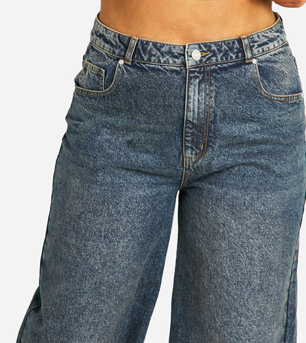 boohoo - Outlet  Clothing - Blue Jeans