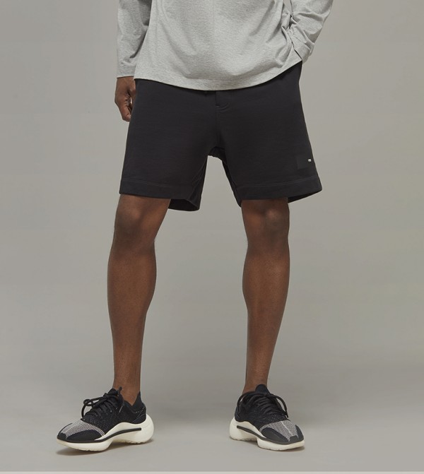 اديداس اديداس - أسود شورت كاجوال