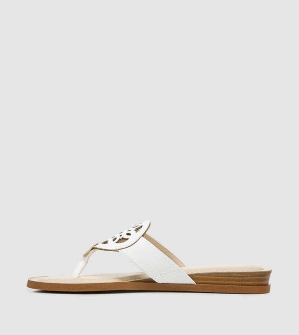 لايف سترايد  - أبيض Flat Sandals