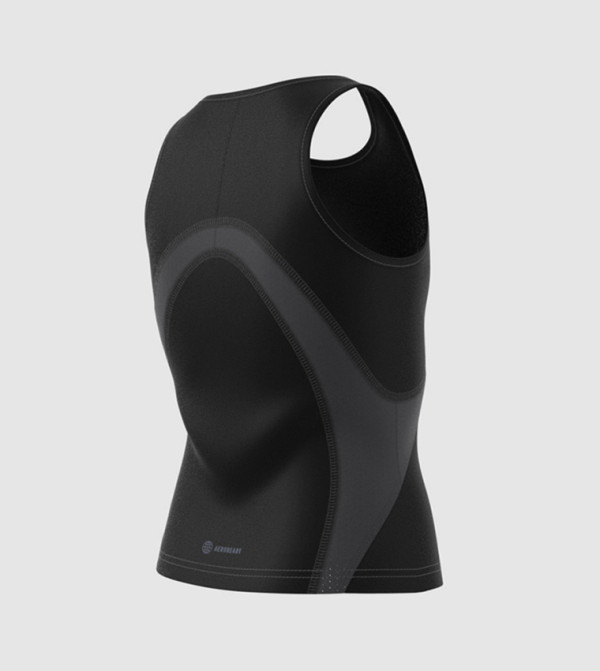 اديداس تيفا - أسود بلايز