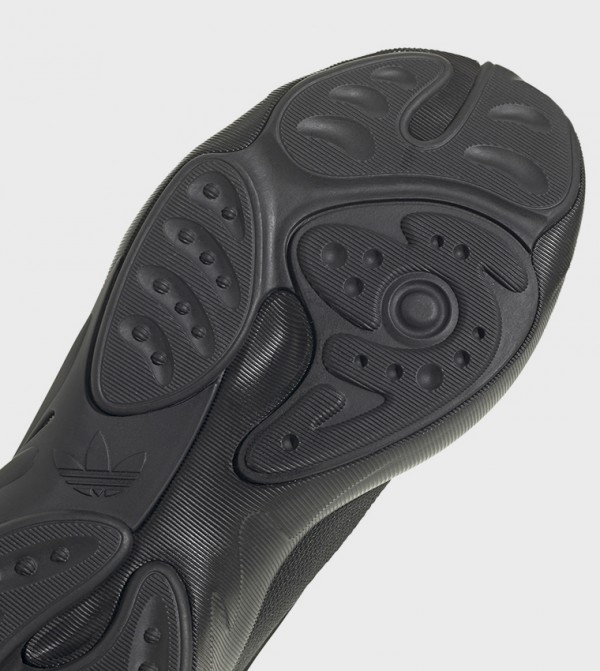 Adidas  Sneakers - Black Low Top