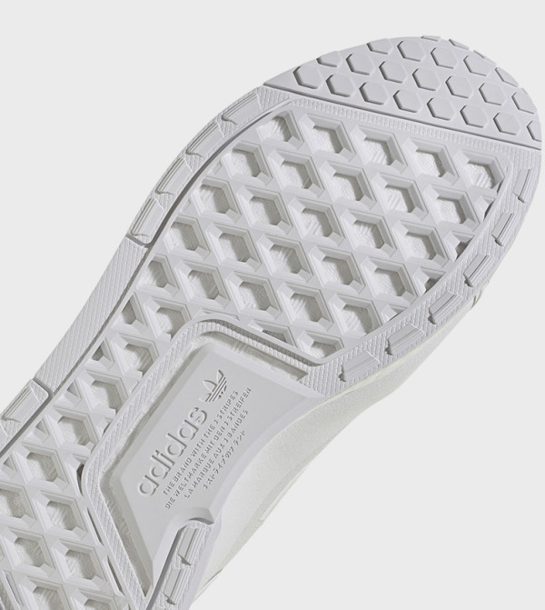 Adidas  Sneakers - White Low Top