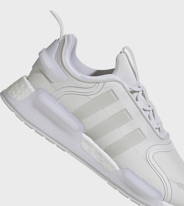 Adidas  Sneakers - White Low Top