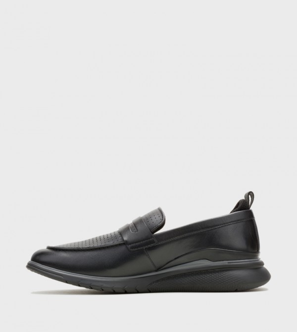 Hush Puppies  Slip-ons - Black undefined