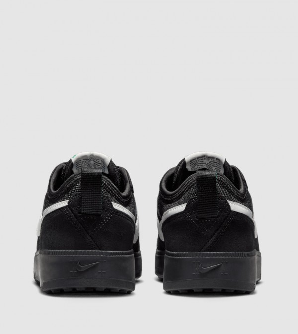 Nike - Black Low Top
