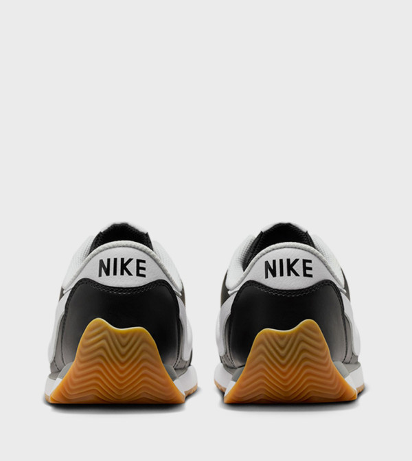 Nike - Black Low Top