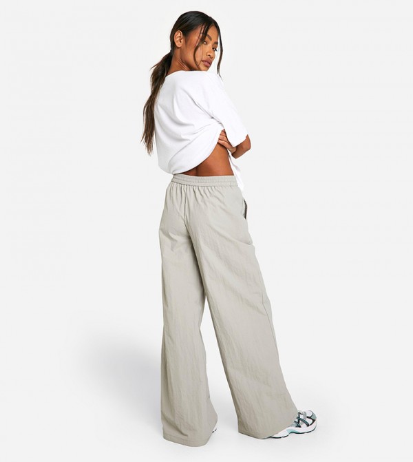 boohoo  Clothing - MOCHA Casual Pants