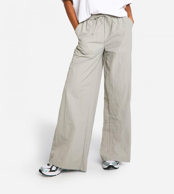 boohoo  Clothing - MOCHA Casual Pants