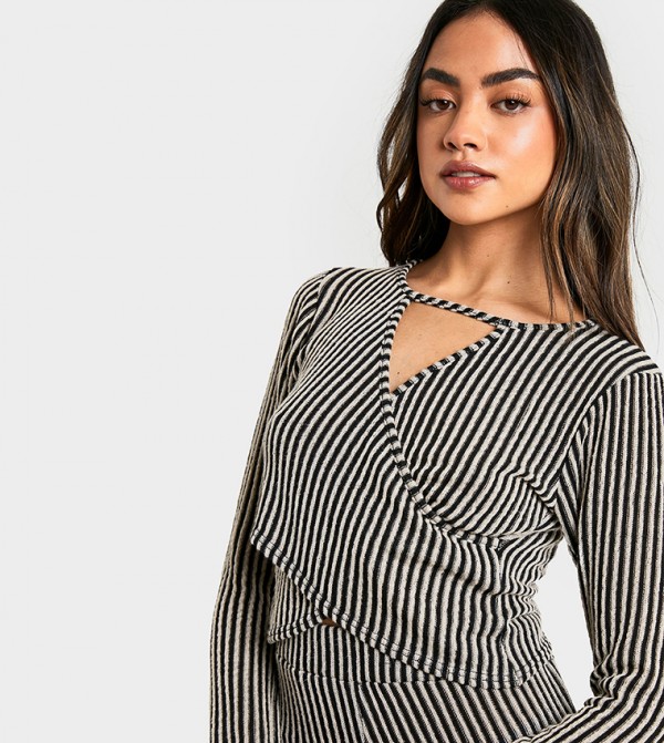 بوهو بوهو - بيج Cropped Tops