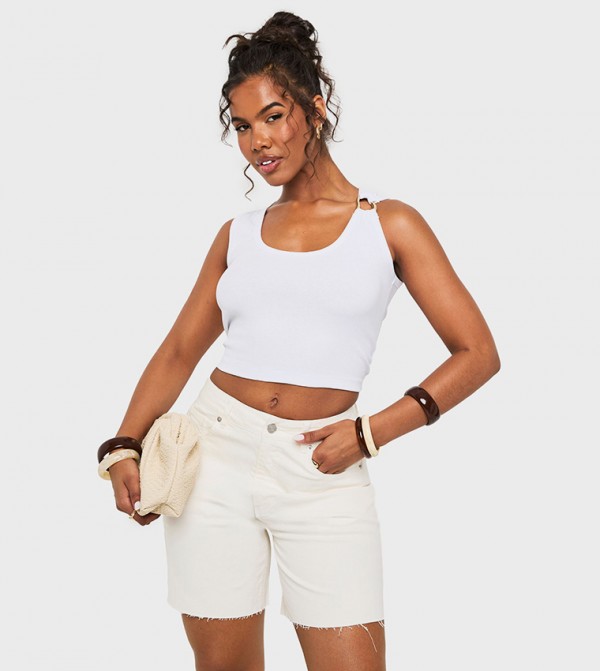 boohoo Women - Beige Denim shorts