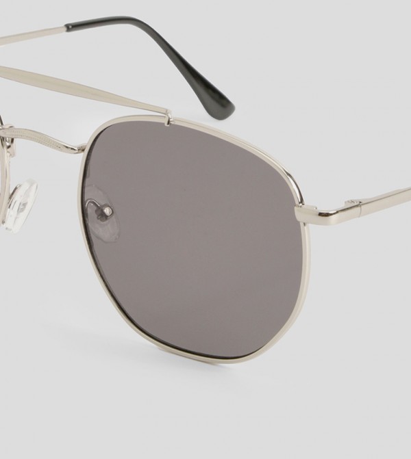 boohoo  Sunglasses - Silver undefined