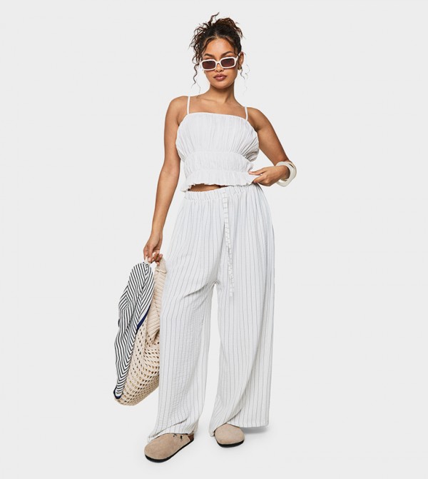 boohoo  Clothing - White Casual Pants