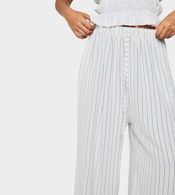 boohoo  Clothing - White Casual Pants