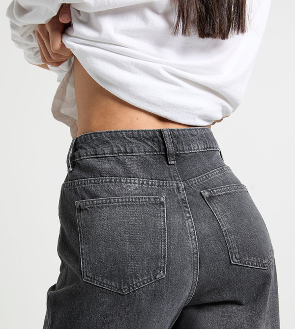 boohoo  Clothing - Black Straight Jeans