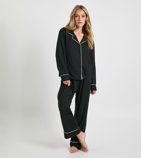 boohoo  Clothing - Black Pyjama Set